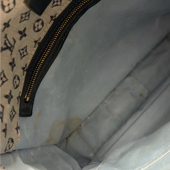 Authentic LOUIS VUITTON Monogram Mini
Buzas Marie Kate Bag Blue - Picture 7 of 12